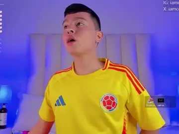 Chaturbate Live Sex Cam of cody_johnsonn_