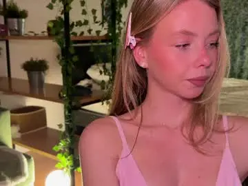 Chaturbate Live Sex Cam of elli_harmon