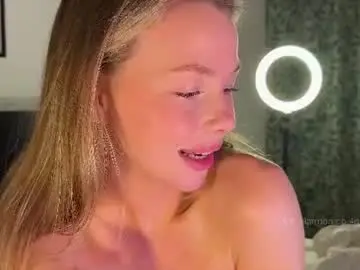Chaturbate Sex Chat of elli_harmon