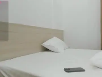 Chaturbate Sex Cam of sophia_squirtits