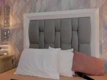 Chaturbate Best live sex cam show of zharia_lux25