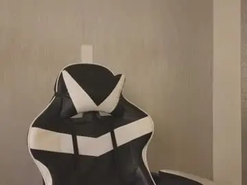 Chaturbate Free Live Porn of ades_lowe