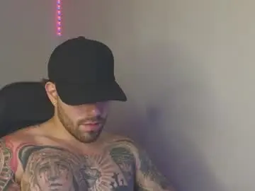 Chaturbate Live Sex Cam of ades_lowe