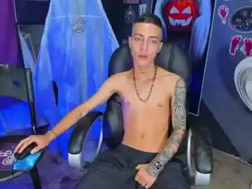 Chaturbate Adult Video Chat of dereckk_boy88