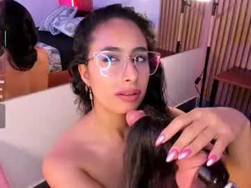 Chaturbate Live Porn of julia_martinezz_