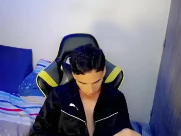 Chaturbate Best live sex cam show of mathiass_twinkk_