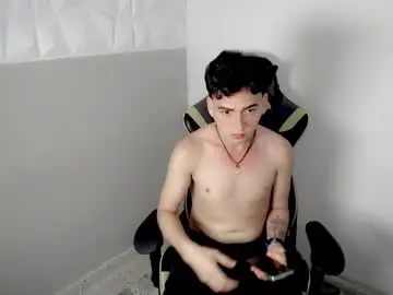 Chaturbate Live Porn of mathiass_twinkk_