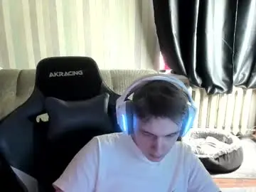 Chaturbate Nude Webcam of aron_neall