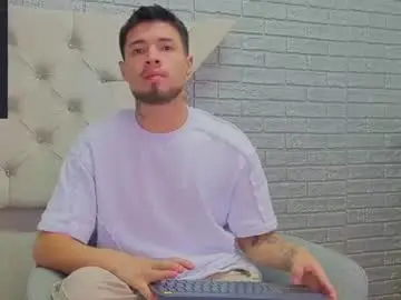 Chaturbate Live Sex Cam of edwardross_