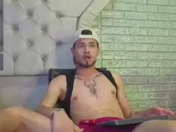 Chaturbate Live Porn of edwardross_