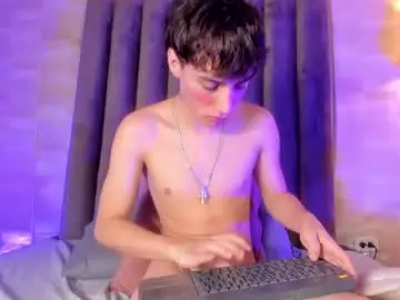 Chaturbate Watch Live Sex Cams of isaac_grey_