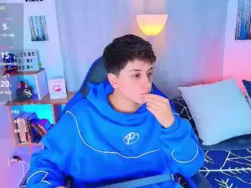 Chaturbate Watch Live Sex Cams of arontroy_wi