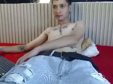 Chaturbate Live Sex Cam of lucasssmith11