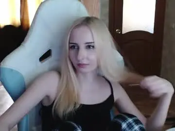 Chaturbate Live Sex Cam of cutti_crystal