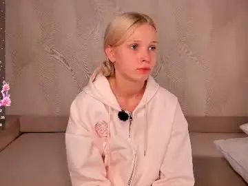 Chaturbate Adult Video Chat of mikaelataron