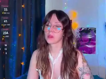 Chaturbate Live Sex Cam of violettmo0n