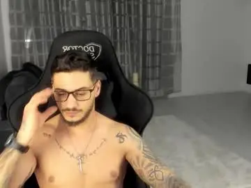 Chaturbate Watch Live Sex Cams of jonnyporn1