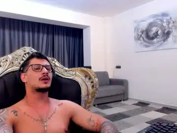 Chaturbate Live Sex of jonnyporn1