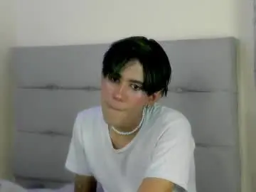 Chaturbate Live Sex Cam of andrew_uwu_