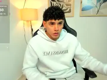 Chaturbate Live Sex Cam of justin_payn14