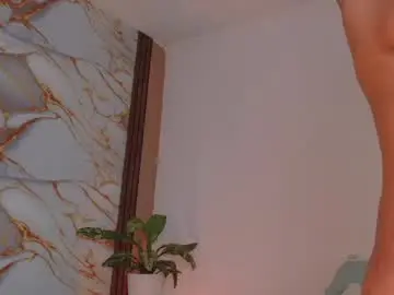 Chaturbate Free Live Porn of ahvi_ebony