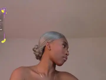 Chaturbate Live Sex Cam of ahvi_ebony