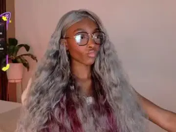 Chaturbate Live Sex Cam of ahvi_ebony