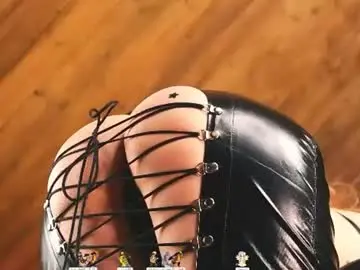 Chaturbate Live Sex Cam of lissa_meooow