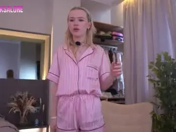 Chaturbate Best live sex cam show of sashalore