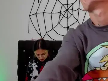 Chaturbate Adult Video Chat of a_sexy_couple__