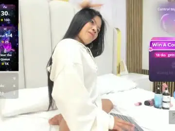 Chaturbate Live Sex Cam of roxy_flame_