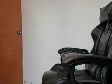 Chaturbate Best live sex cam show of leo_jones389