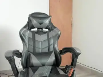 Chaturbate Live Sex Cam of leo_jones389