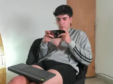 Chaturbate Free Live Porn of leo_jones389