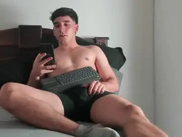 Chaturbate Free Porn Cam of leo_jones389