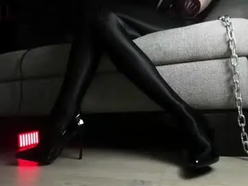 Chaturbate Live Sex Cam of waterfallwoods