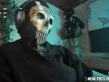 Chaturbate Live Sex Cam of cos_operator