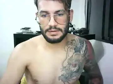 Chaturbate Live Sex Cam of thedragonboyxxx