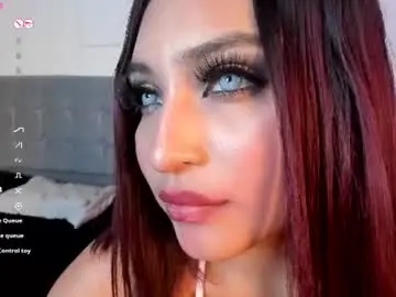 Chaturbate Live Sex Cam of naia_cruzz