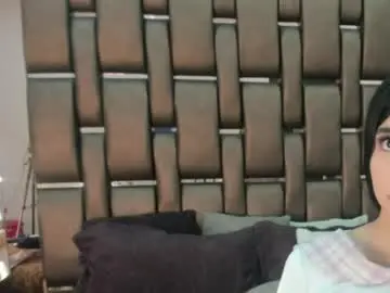 Chaturbate Live Sex Cam of nahomideluxe
