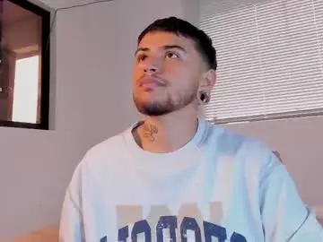 Chaturbate Live Sex Cam of philip_stones_ftm