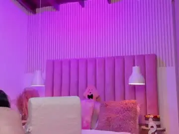 Chaturbate Live Sex Cam of scarlett_dreamss7