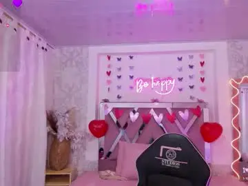 Chaturbate Live Sex Cam of isabela_tay