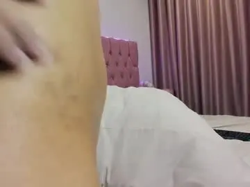 Chaturbate Live Sex Cam of mazeekiin