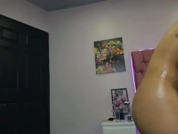 Chaturbate Live Sex Cam of mazeekiin