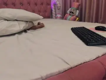 Chaturbate Live Sex Cam of mazeekiin
