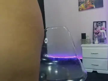 Chaturbate Watch Live Sex Cams of mazeekiin