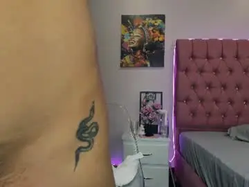 Chaturbate Live Sex Cam of mazeekiin