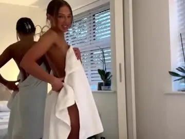 Chaturbate Live Sex Cam of rosebella_