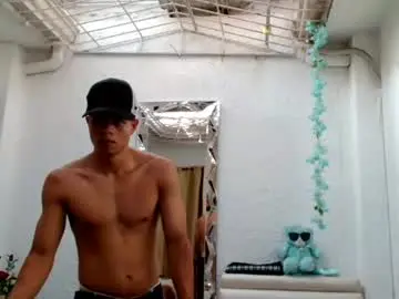 Chaturbate Live Sex Cam of alexander_cr